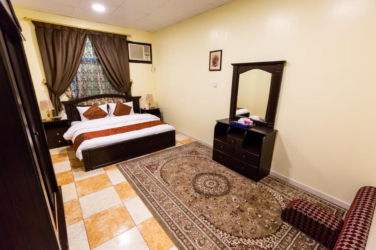 Al Eairy Furnished Apartments - Al Bahah 3 Bagian luar foto