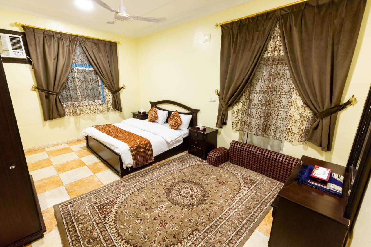 Al Eairy Furnished Apartments - Al Bahah 3 Bagian luar foto